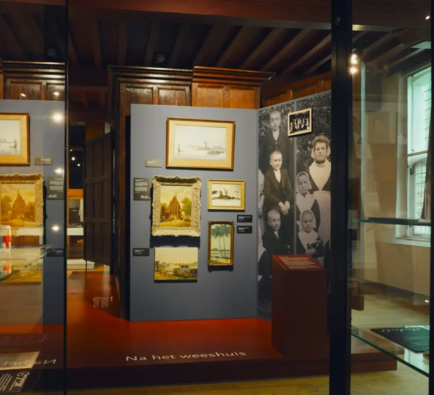 2 na het museum presentatie Weeshuismuseum